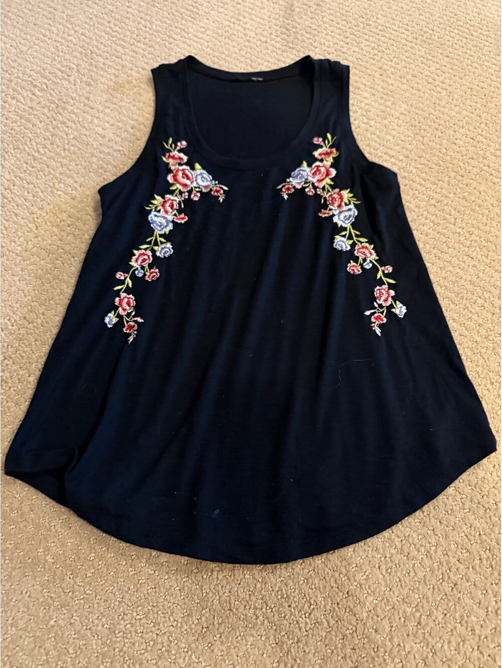 Floral tank top no tag but like a Xs/s